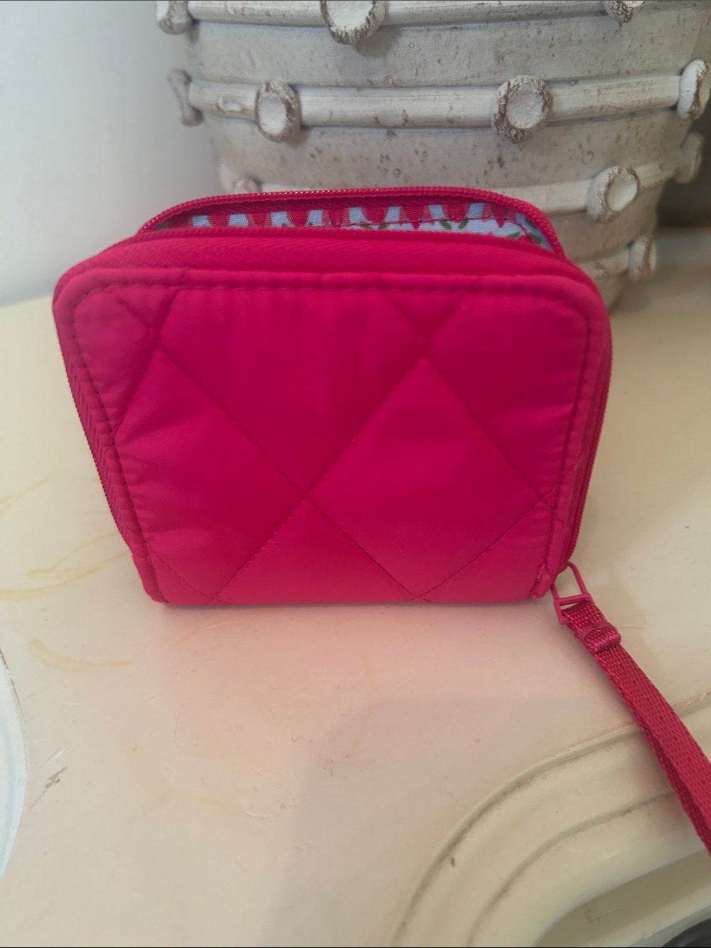 VERA BRADLETLY Quilted Pink Compact Zip Wallet/ card holder